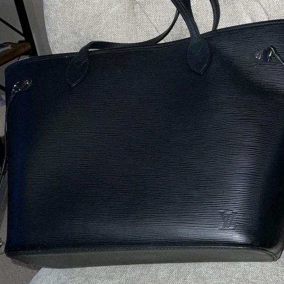 Louis Vuitton Epi Leather Neverfull MM Black | Like New + Entrupy COA+Insert - Picture 6 of 16